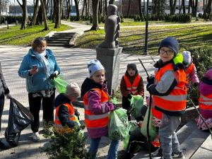 Naujienos „Socialinės atsakomybės akcija ,,Švarinam Klaipėdą"“ galerija. Nuotrauka 16 iš 18