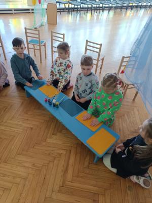 Naujienos „Kūrybinė kalbos ir muzikos savaitė ,,Čiurlionio pasaulis vaikų akimis““ galerija. Nuotrauka 2 iš 16