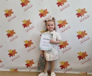 Naujienos „Kultūrinis-edukacinis skaitovų renginys ,,Su tėčiu po skėčiu““ galerija. Nuotrauka 6 iš 11