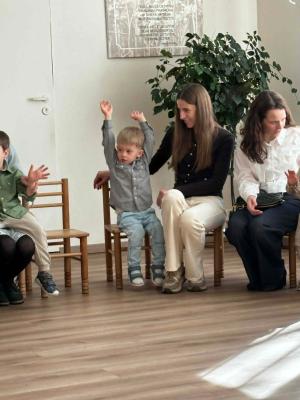 Naujienos „„Bitutės" sveikina savo šeimas“ galerija. Nuotrauka 3 iš 16