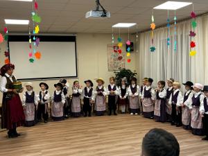 Naujienos „Ir suprašė žvirblis puotą“ galerija. Nuotrauka 11 iš 15