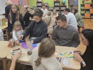 Naujienos „Vakaronė ,,Uždekime vakaro žibintą““ galerija. Nuotrauka 16 iš 25