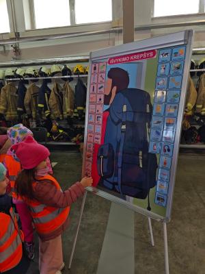 Naujienos „Apsilankymas gaisrinėje“ galerija. Nuotrauka 8 iš 12