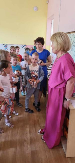 Naujienos „Išleistuvių šventinis renginys  ,,Švytury, surask mums kelią į mokslo šalį”“ galerija. Nuotrauka 4 iš 10