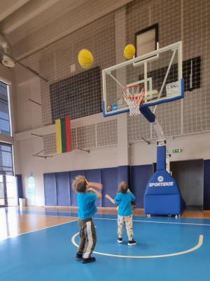 Naujienos „Mokomės žaisti krepšinį“ galerija. Nuotrauka 7 iš 9