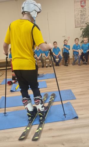 Naujienos „Pažintis su slidinėjimo sportu“ galerija. Nuotrauka 4 iš 9