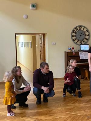 Naujienos „Vakaronė su tėvais ,Mes vaikučiai gražūs"“ galerija. Nuotrauka 4 iš 13