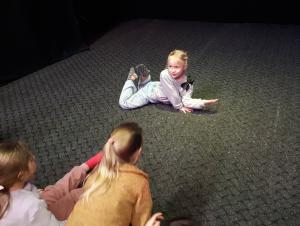 Naujienos „Edukacinis užsiėmimas „Teatro edukacija““ galerija. Nuotrauka 1 iš 9