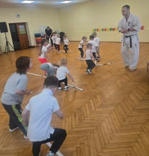 Naujienos „Projekto ,,Susipažinkime su sporto šakomis“ užsiėmimas“ galerija. Nuotrauka 11 iš 16