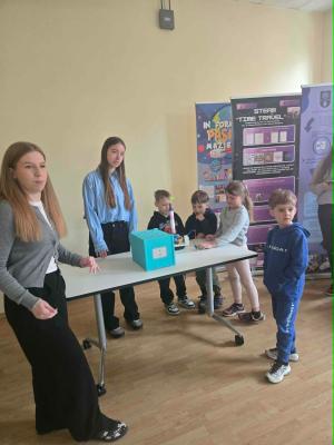 Naujienos „Edukacinis užsiėmimas Klaipėdos universiteto EduTech STEAM laboratorijoje“ galerija. Nuotrauka 15 iš 18