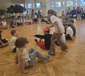 Naujienos „Sportinė pramoga ,,Treniruokis su mumis““ galerija. Nuotrauka 4 iš 11