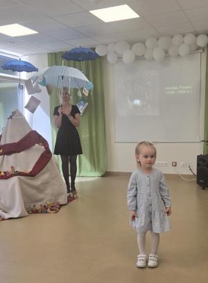 Naujienos „Kultūrinis-edukacinis skaitovų renginys ,,Su tėčiu po skėčiu““ galerija. Nuotrauka 3 iš 11