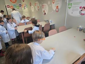 Naujienos „Edukacija Gummi fabrikėlyje“ galerija. Nuotrauka 6 iš 11