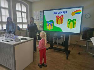Naujienos „Edukacinis užsiėmimas Klaipėdos universiteto EduTech STEAM laboratorijoje“ galerija. Nuotrauka 12 iš 18