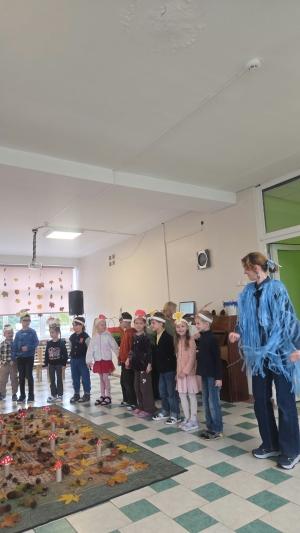 Naujienos „Pramoga ,,Rudens fėjos ir vėjo stebuklai““ galerija. Nuotrauka 16 iš 26