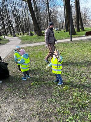 Naujienos „Socialinės atsakomybės akcija ,,Švarinam Klaipėdą"“ galerija. Nuotrauka 4 iš 18