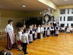 Naujienos „Už girių girių ugnelė dega“ galerija. Nuotrauka 12 iš 19