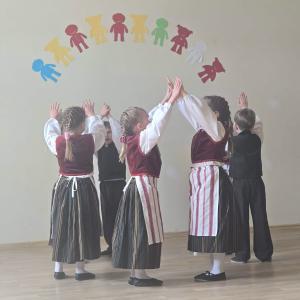Naujienos „ Meninis  choreografinis projektas „Mes visi skirtingi, bet mes visi kartu““ galerija. Nuotrauka 10 iš 19