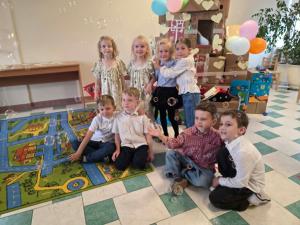 Naujienos „Šventinis rytmetys „Draugystės namas““ galerija. Nuotrauka 16 iš 18