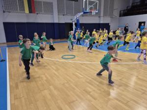 Naujienos „Mokomės žaisti krepšinį “ galerija. Nuotrauka 3 iš 15