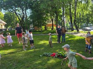 Naujienos „Šventė „Joninių stebuklai darželyje““ galerija. Nuotrauka 13 iš 18