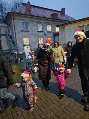 Naujienos „Nykštukai nutiesė Kalėdoms kelią“ galerija. Nuotrauka 10 iš 15