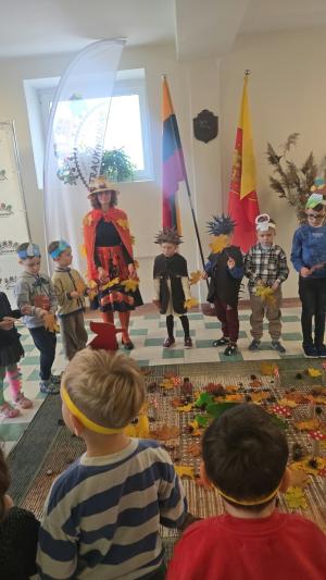 Naujienos „Pramoga ,,Rudens fėjos ir vėjo stebuklai““ galerija. Nuotrauka 12 iš 26