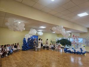 Naujienos „Išleistuvių šventinis renginys  ,,Švytury, surask mums kelią į mokslo šalį”“ galerija. Nuotrauka 9 iš 10