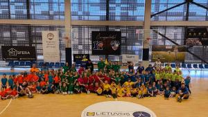 Naujienos „Sportinė pramoga ,,Susipažinkime su krepšiniu““ galerija. Nuotrauka 6 iš 10