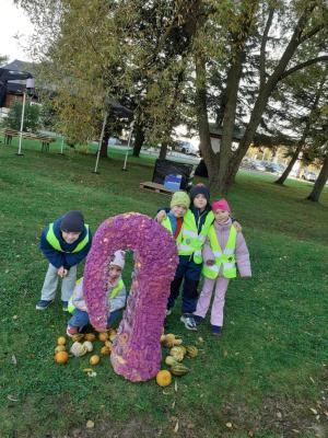 Naujienos „Ekskursija į miesto renginį „Moliūgų pievos ekspozicija““ galerija. Nuotrauka 2 iš 24