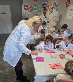 Naujienos „Edukacija Gummi fabrikėlyje“ galerija. Nuotrauka 9 iš 11