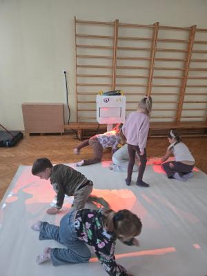 Naujienos „Interaktyvūs užsiėmimai vaikams ant interaktyvaus kilimo“ galerija. Nuotrauka 7 iš 20