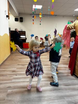 Naujienos „Rudenėlio pramogos „Aitvarėlių" ir „Gintarėlių" grupėse“ galerija. Nuotrauka 16 iš 22