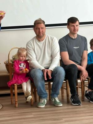 Naujienos „„Bitutės" sveikina savo šeimas“ galerija. Nuotrauka 2 iš 16