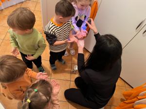 Naujienos „Sveikatos valandėlė ,,Švarios rankytės"“ galerija. Nuotrauka 9 iš 11