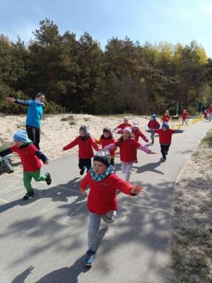 Naujienos „Sveikatos ir sporto šventė prie jūros ,,Su vaikyste ant bangos““ galerija. Nuotrauka 9 iš 21