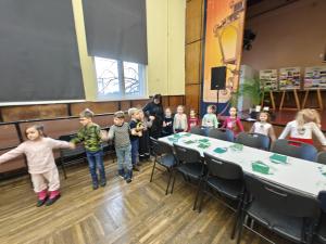 Naujienos „Edukacinė kūrybinė akcija– RENGINYS „ŽIBINTŲ ŠVIESOJE”“ galerija. Nuotrauka 7 iš 9