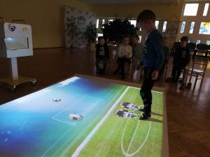 Naujienos „Veiklos visų grupių vaikams ant interaktyvaus kilimo“ galerija. Nuotrauka 1 iš 2