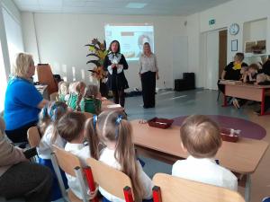 Naujienos „Kultūrinis-edukacinis renginys ,,Spalvotas ruduo M. K. Čiurlionio garsais  ir spalvomis““ galerija. Nuotrauka 6 iš 9