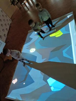 Naujienos „Sveikatos ugdymo veiklos ant interaktyvaus kilimo“ galerija. Nuotrauka 5 iš 6
