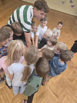 Naujienos „Sportinė pramoga ,,Treniruokis su mumis““ galerija. Nuotrauka 9 iš 11
