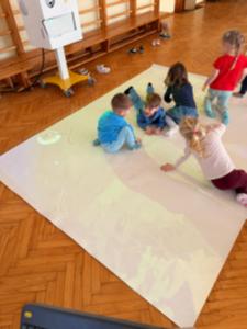 Naujienos „Interaktyvūs užsiėmimai vaikams ant interaktyvaus kilimo“ galerija. Nuotrauka 6 iš 20