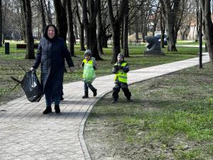 Naujienos „Socialinės atsakomybės akcija ,,Švarinam Klaipėdą"“ galerija. Nuotrauka 7 iš 18