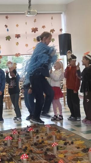 Naujienos „Pramoga ,,Rudens fėjos ir vėjo stebuklai““ galerija. Nuotrauka 4 iš 26