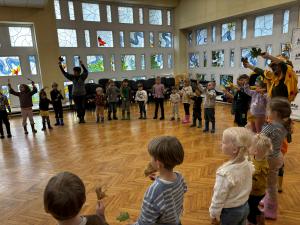 Naujienos „Rudeninė pramoga ,,Obuolių fėjos ir ežiuko rudenėlis““ galerija. Nuotrauka 4 iš 25