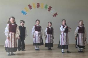 Naujienos „ Meninis  choreografinis projektas „Mes visi skirtingi, bet mes visi kartu““ galerija. Nuotrauka 9 iš 19