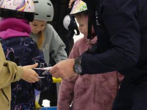 Naujienos „Edukacija  ledo ritulio mokykloje “ galerija. Nuotrauka 7 iš 9