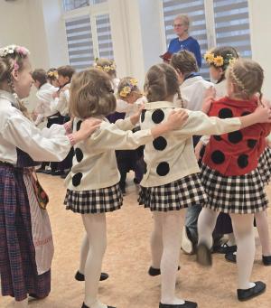 Naujienos „Pramoga ,,Draugų diena““ galerija. Nuotrauka 13 iš 17