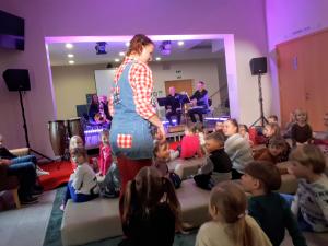 Naujienos „Edukacinė programa „Pepė keliauja į koncertą““ galerija. Nuotrauka 5 iš 6