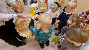 Naujienos „Rudenėlio pramogos „Aitvarėlių" ir „Gintarėlių" grupėse“ galerija. Nuotrauka 8 iš 22